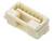 Biały, prostokątny wtyk plastikowy z wieloma metalowymi stykami po jednej stronie. Służy do elektrycznego połączenia komponentów.
