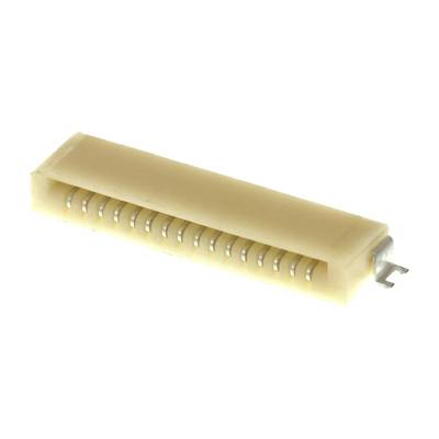 Biały płaski wtyk z wieloma metalowymi stykami jest lekko pochylony na bok. Idealny do połączeń elektronicznych.