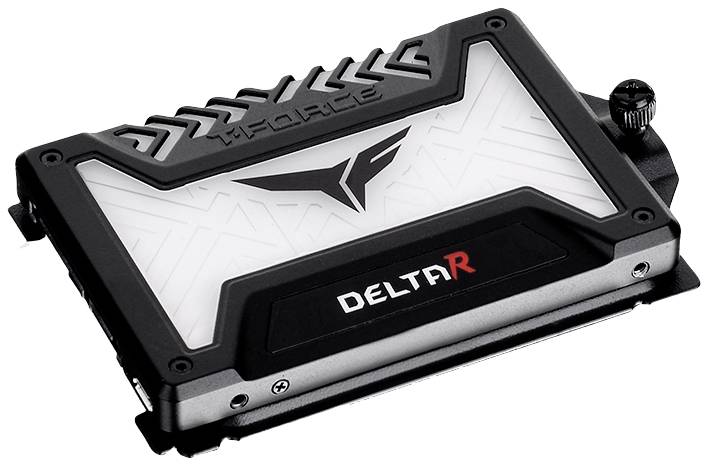 Czarny i biały moduł pamięci RAM z napisem 'DELTA R' i charakterystycznym wzornictwem. Przykręcana czarna osłona.