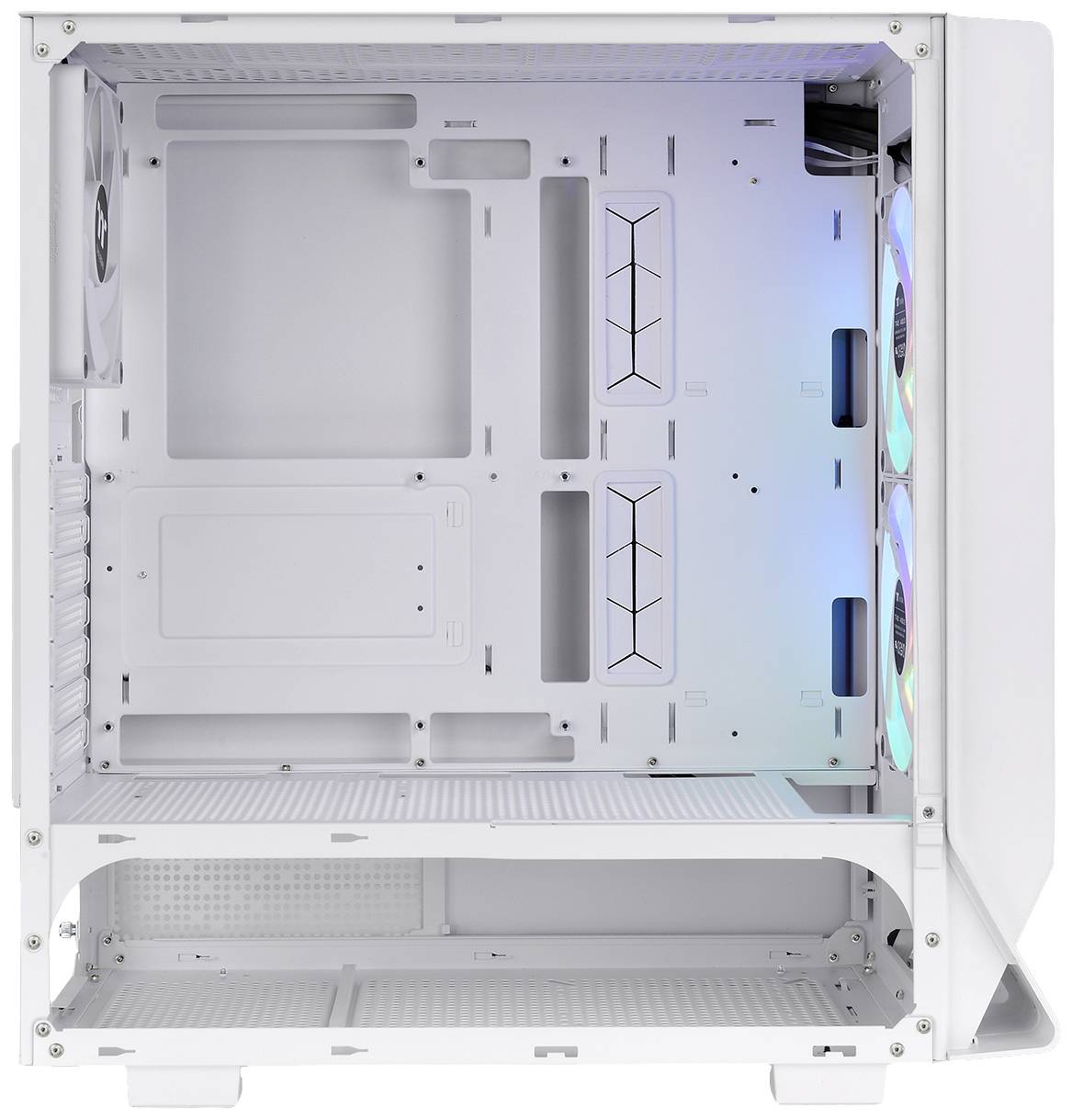 Białe obudowie komputera z podświetlanymi diodami LED wentylatorami i otwartym wnętrzem, które zapewnia miejsce dla różnych komponentów sprzętowych.