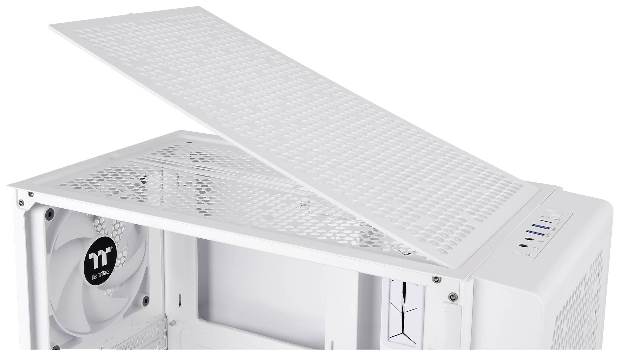 Białe obudowa komputera z otwartą pokrywą. W środku widoczne są wentylatory oraz sloty na komponenty.