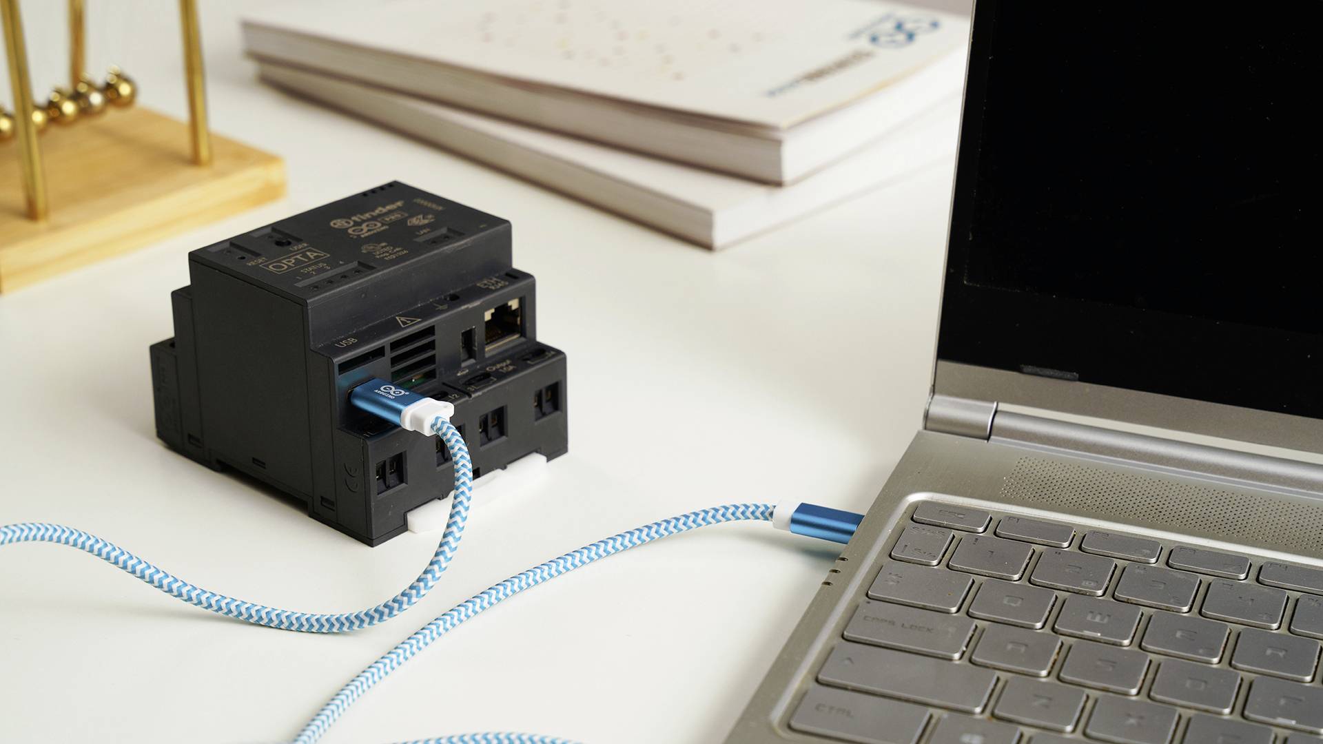 Стартовий комплект ПЛК Arduino AKX00051