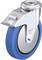 Przemysłowe koło skrętne z niebieską gumową bieżnią i srebrną obudową metalową, produkowane w Niemczech.