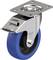 Metalowa rolka kierunkowa z niebieskim pokryciem gumowym, zamontowana na metalowej płytce. Odpowiednia do transportu maszyn lub mebli.