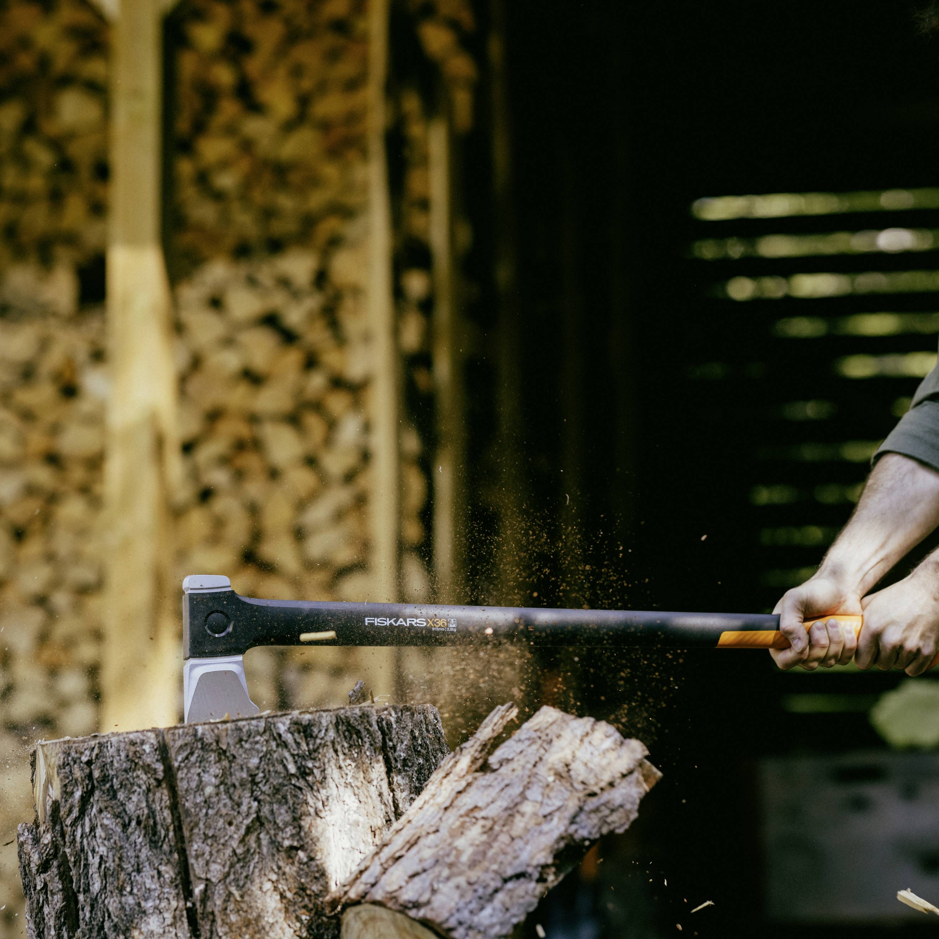 Сокира Fiskars 1069109 915 мм 2540 г Вага головки 1734 г