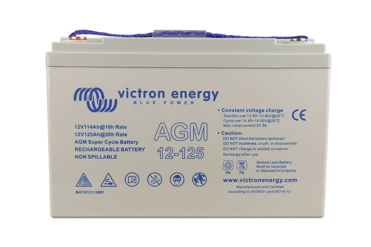 Bateria marki 'Victron Energy' o specyfikacjach takich jak AGM Super Cycle, 12V 125Ah. Szczegóły dotyczące ładowania przy stałym napięciu.