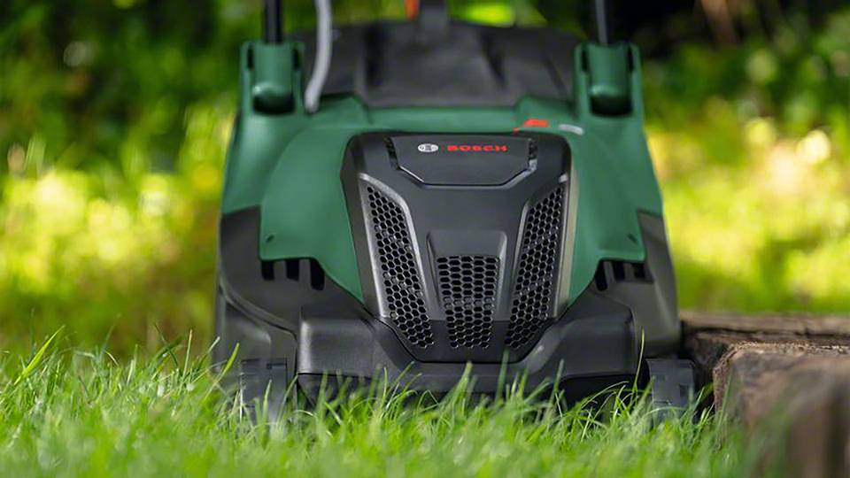 Газонокосарка Bosch Home and Garden AdvancedRotak 40-650 Максимальна ширина скошування 40 см