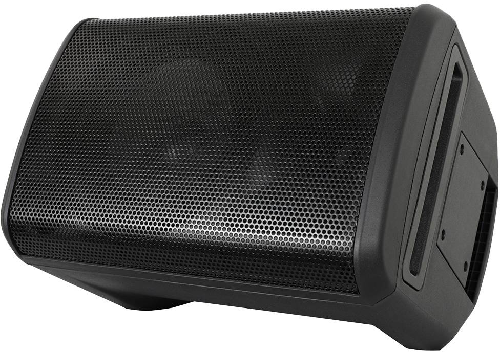 Czarny głośnik widziany pod skosnym kątem, z perforowaną kratką i prostokątną obudową.