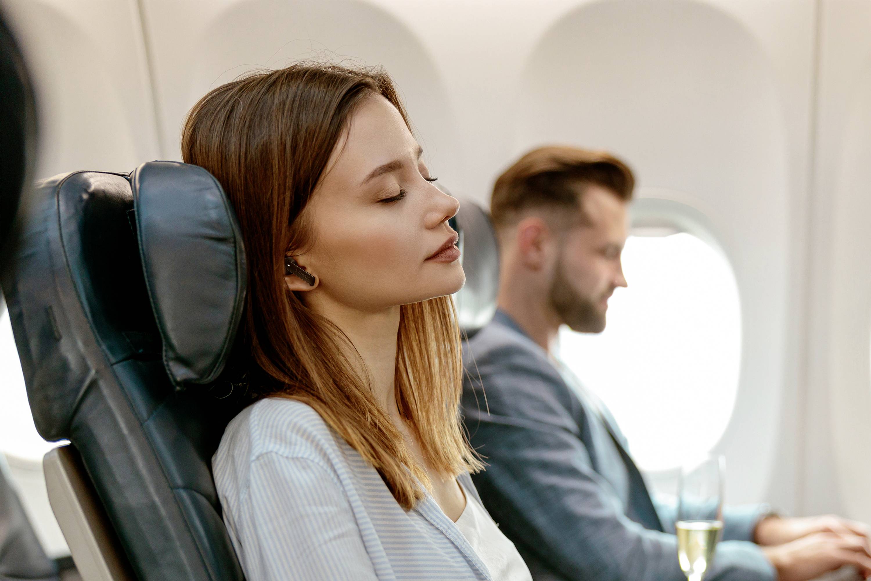 Bluetooth-стерео навушники-вкладиші Lamax Clips1, чорні, індикатор заряду батареї, гарнітура, футляр для перенесення, регулювання