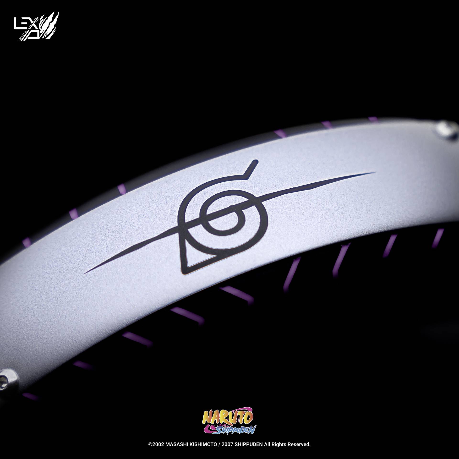 Opaska na głowę z symbolem z anime i mangi, składająca się z przekreślonej spirali. Pod spodem widnieje napis 'Naruto Shippuden'.