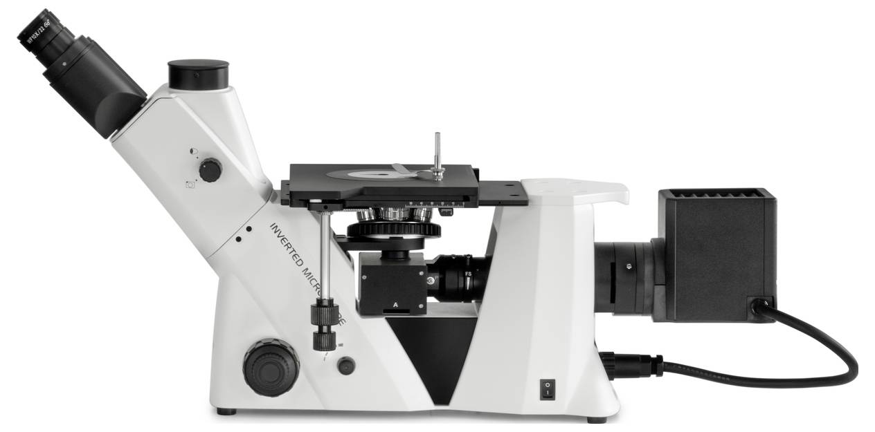 Mikroskop odwrócone z wieloma soczewkami i pokrętłami, przeznaczone przede wszystkim do hodowli komórkowych i badań biologicznych.