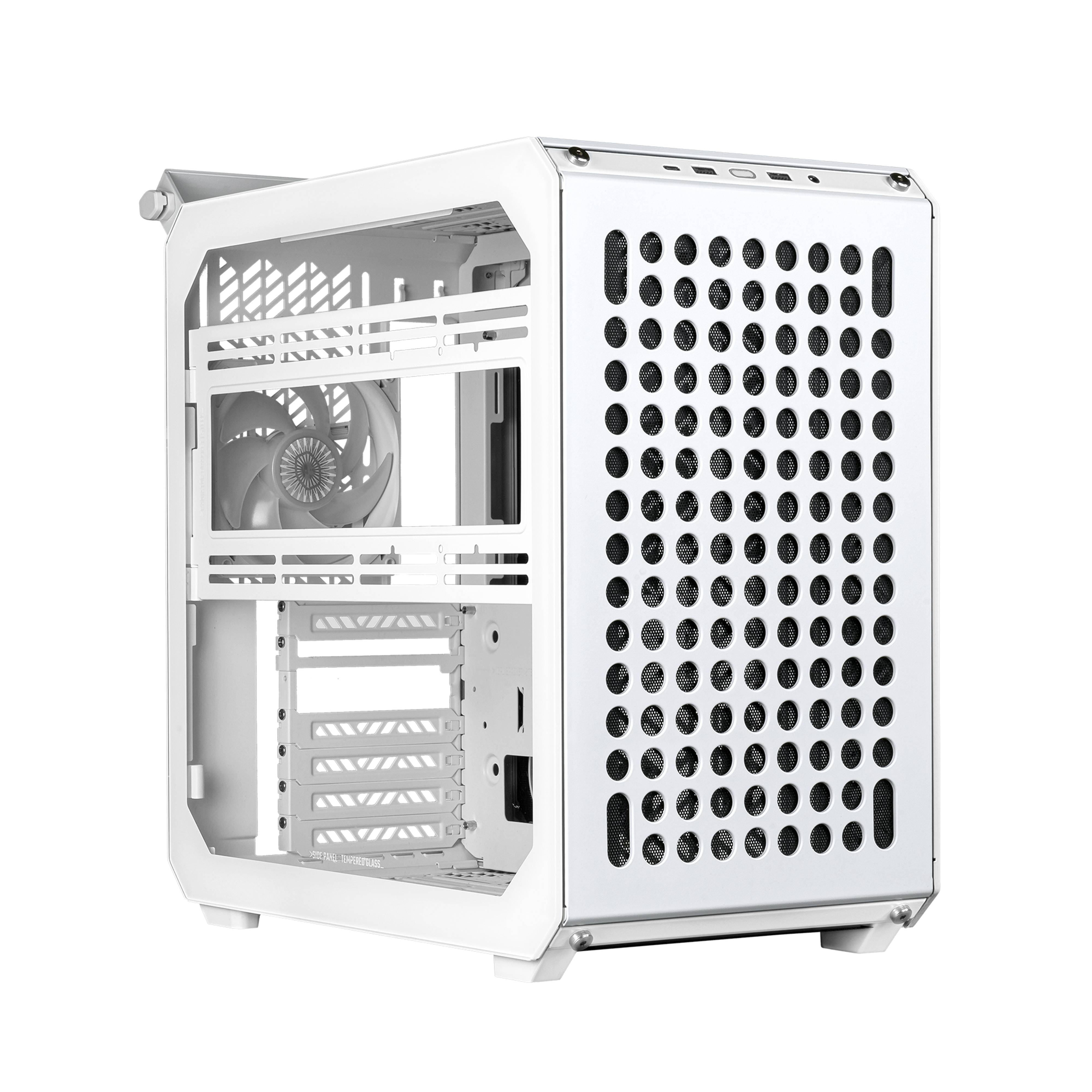 Białe obudowa komputera z wentylowaną przednią ścianką i panelem bocznym. Widoczne wentylatory i wewnętrzne struktury.