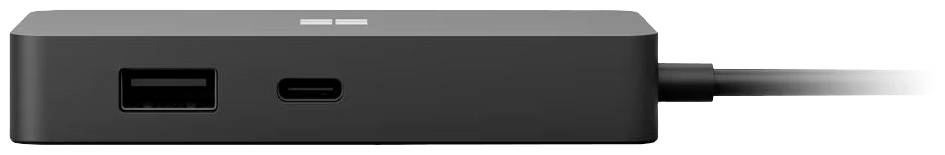 Czarny adapter z wejściem USB i złączem USB-C, widok z boku.