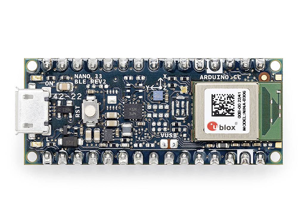 Płytka mikrokontrolerem Arduino Nano 33 BLE z zintegrowanym modułem Bluetooth, złączem Mini-USB oraz licznymi pinami do projektowania obwodów elektronicznych.