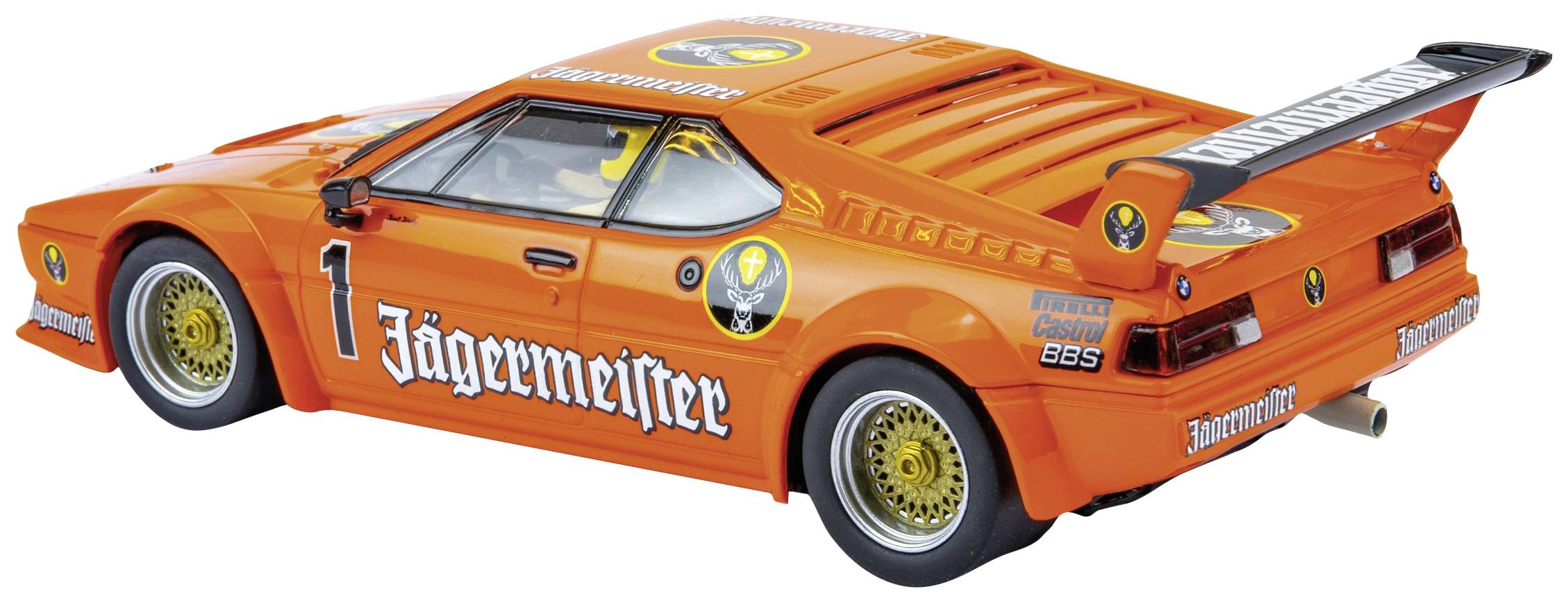 Pomarańczowy samochód wyścigowy z białymi logo Jägermeister i numerem 1 na nadwoziu i drzwiach, zaparkowany na białej powierzchni.