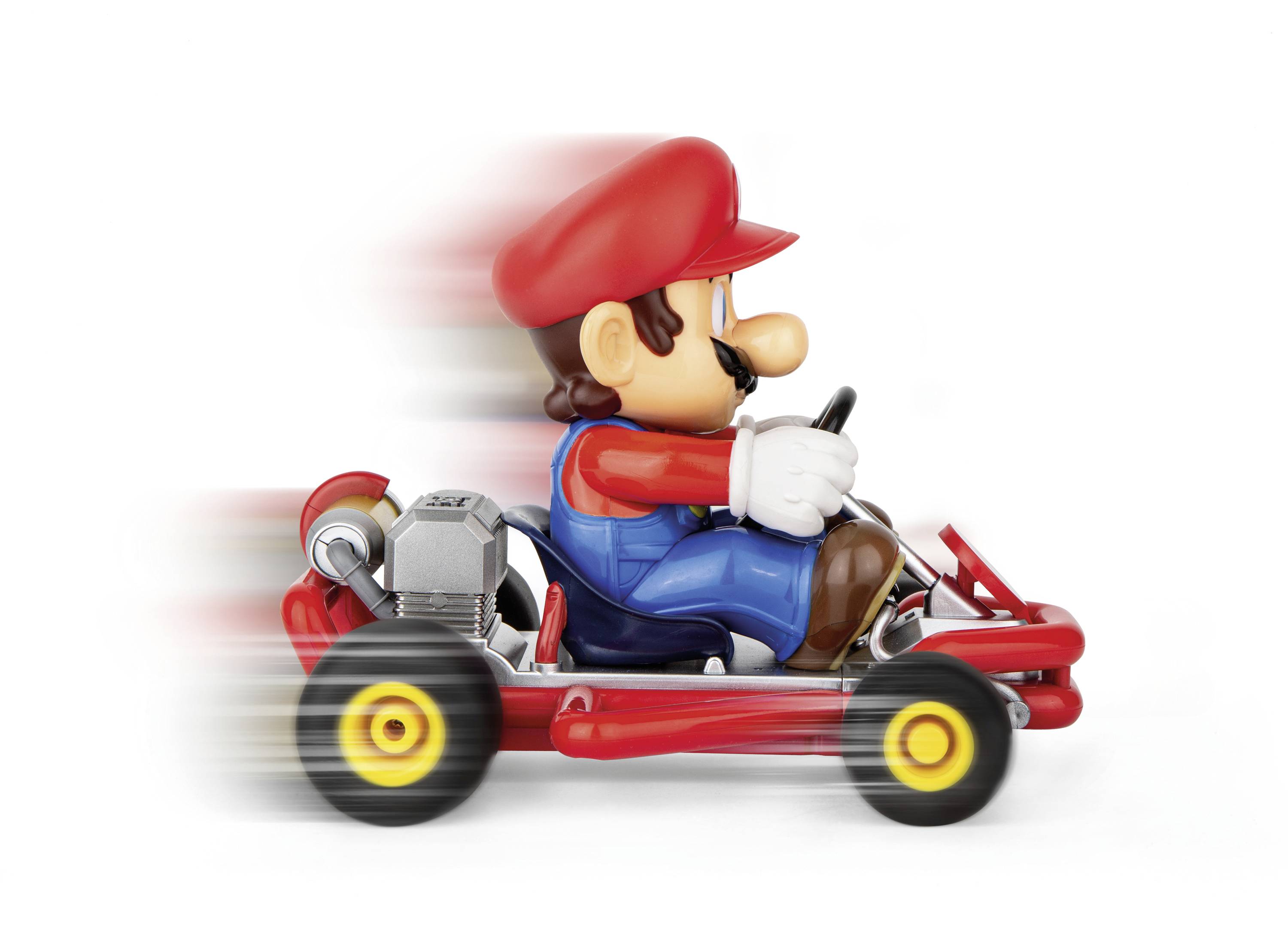 Postać z kreskówki w czerwonym kapeluszu i niebieskich ogrodniczkach szybko jedzie w czerwonym gokarcie w prawo.