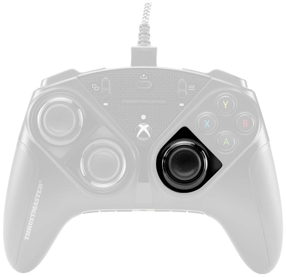 Czarny kontroler z dwoma joystykami, krzyżakiem i kolorowymi przyciskami. Przewód u góry. Logo marki widoczne pośrodku.