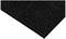 Czarny, prostokątnie wycięty kawałek pianki o ziarnistej strukturze na białym tle.