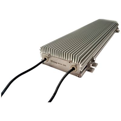 Elektroniczne urządzenie z metalową obudową i żeberkami chłodzącymi. Podłączone są dwa kable. Napis: 'Widap RFHA 1800'.