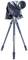 Kamera z dużym teleobiektywem na statywie, częściowo przykryta czarną osłoną ochronną.