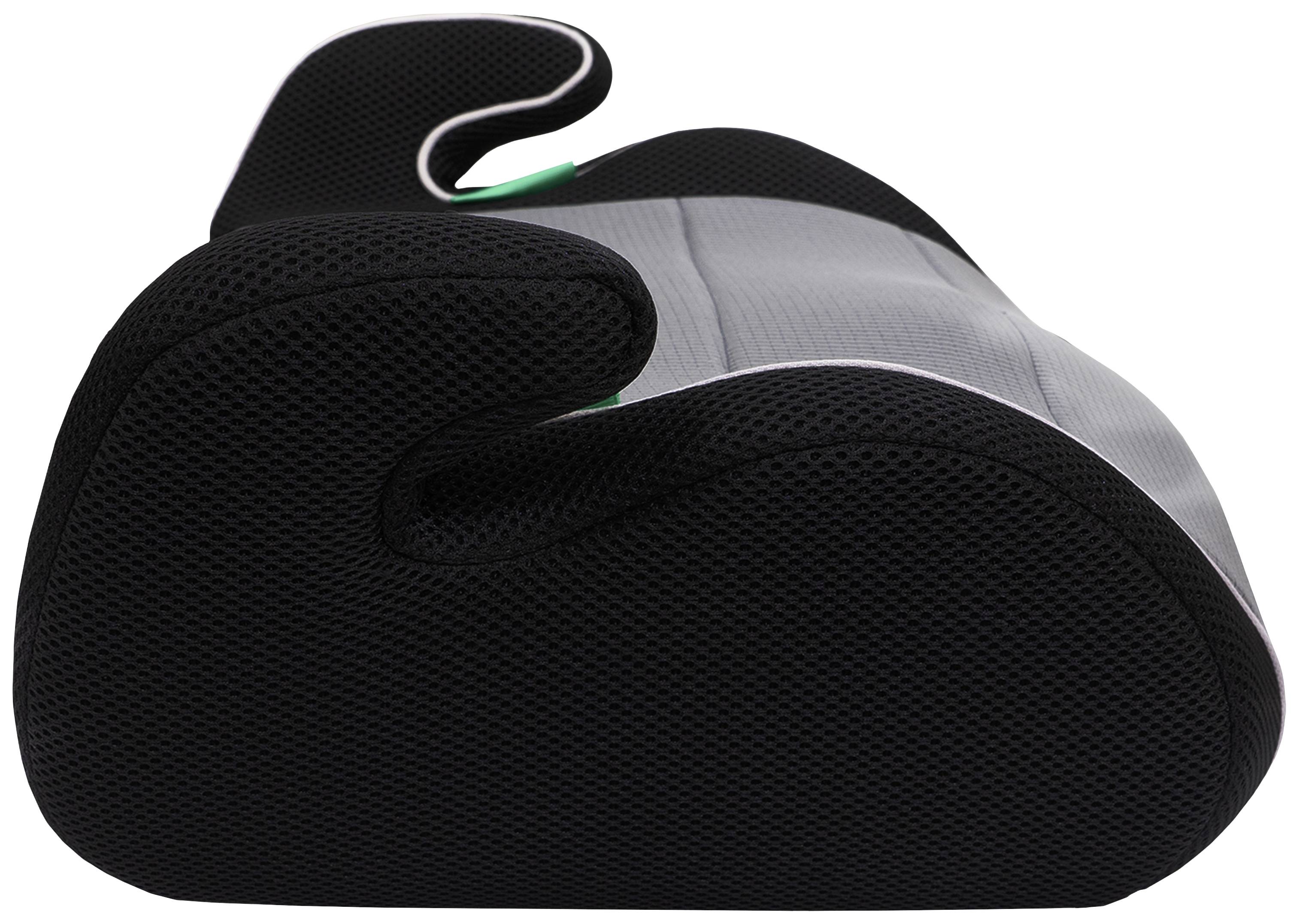 Czarny fotelik samochodowy z szarymi akcentami, widok z boku. Odpowiedni do bezpiecznego transportu w samochodzie.