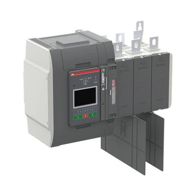 Szary elektryczny wyłącznik mocy z wyświetlaczem cyfrowym i przyciskami sterującymi, zamontowany na szynie, służący do kontroli systemów elektrycznych.