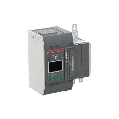 Przemysłowy przekaźnik z cyfrowym wyświetlaczem i przyciskami, zamontowany na metalowym wsporniku, służący do sterowania obciążeniami elektrycznymi.