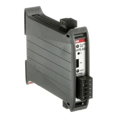 Jednostronne, czarne urządzenie elektroniczne o prostokątnym kształcie, wyposażone w złącza i panel sterowania, prawdopodobnie służące do kontroli lub pomiarów.