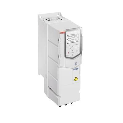 Biały falownik z elementami sterującymi i wyświetlaczem cyfrowym, wyprodukowany przez ABB, z symbolem ostrzeżenia o napięciu elektrycznym.