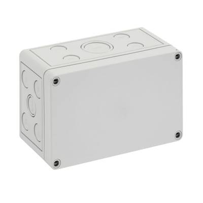 Prostokątna szara puszka przyłączeniowa z wieloma wprowadzeniami kablowymi po bokach i zdejmowalną pokrywą, przeznaczona do instalacji elektrycznych.