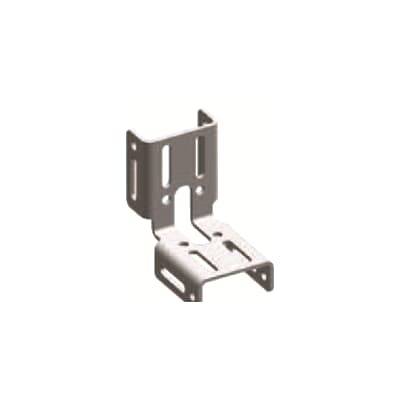 Metalowy kątownik do montażu ściennego, wyposażony w kilka otworów mocujących, stosowany głównie w budownictwie.