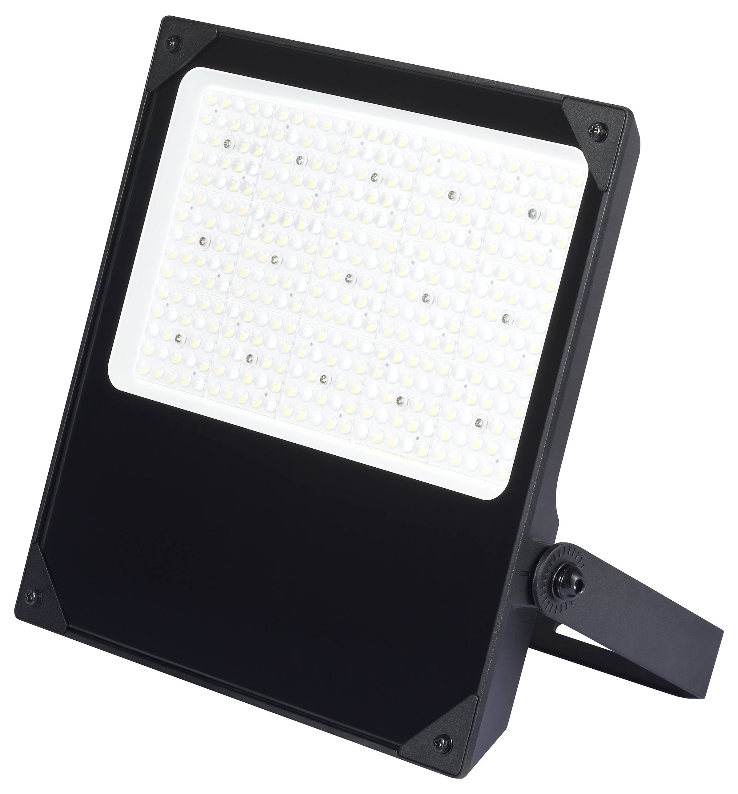 Reflektor LED w czarnej obudowie, zamontowany pod kątem na podstawie, przeznaczony do oświetlania dużych powierzchni. Energooszczędny i jasny.