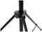 Czarny statyw z centralnym słupem i trzema wysuwanymi nogami, zapewnia stabilność dla sprzętu fotograficznego lub oświetleniowego.