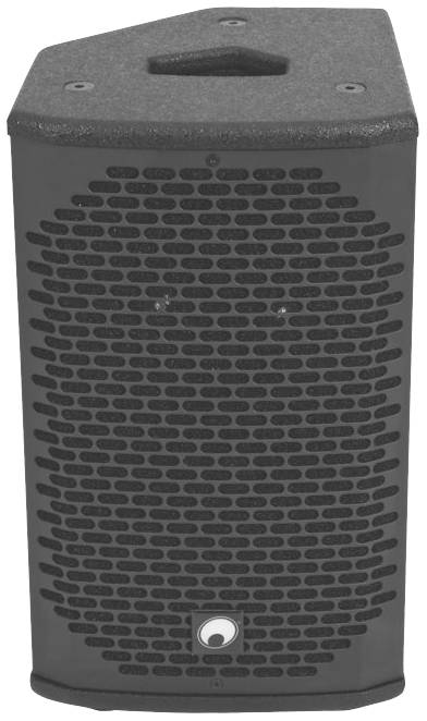 Czarny głośnik o obudowie trapezowej, z siatką maskującą z przodu, z uchwytem na górze; często używany podczas wydarzeń do wzmacniania dźwięku.