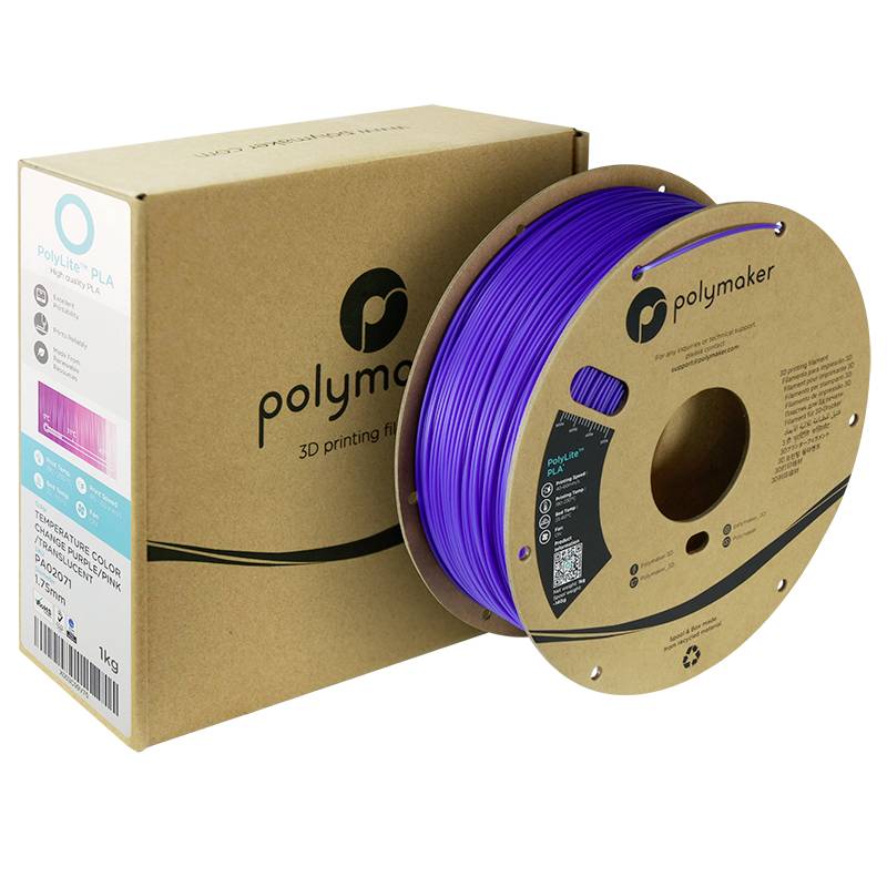 Fioletowy filament do druku 3D firmy Polymaker na rolce obok opakowania.