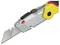 Żółty i czerwony nóż uniwersalny z wysuwnym ostrzem.