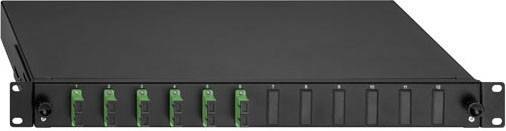 Czarny serwer rack z ośmioma zielonymi portami z przodu.