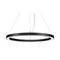 Okrągły, czarny żyrandol z pierścieniem świetlnym LED, zawieszony na cienkich linkach, o nowoczesnym, minimalistycznym designie.