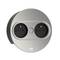 Okrągłe, srebrne gniazdko elektryczne z dwoma gniazdkami i centralnym przyciskiem, kompatybilne z wtyczkami europejskimi.