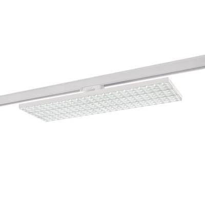 Prostokątna lampa sufitowa z wzorem kratowym, zamocowana na szynie. Nowoczesne rozwiązanie oświetleniowe.