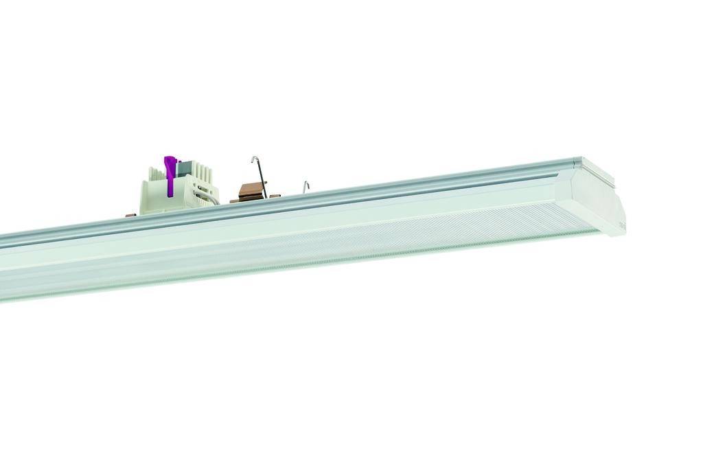 Nowoczesna lampa LED, długa i prostokątna, w białym i metalicznym wzornictwie, idealna do biur lub przestrzeni komercyjnych.