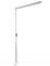Lampa stojąca o nowoczesnym, smukłym designie wykonana z metalu z oświetleniem LED, idealna do biura lub pokoju mieszkalnego.