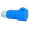 Niebieski, okrągły wtyk elektryczny z blokadą, odpowiedni do zastosowań przemysłowych.