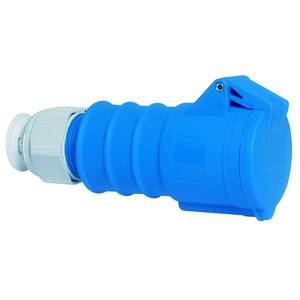 Niebieski wtyk elektryczny z żebrowanym uchwytem i osłoną ochronną, odpowiedni do podłączenia w przemysłowych gniazdach elektrycznych.