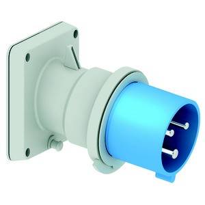 Niebieskie, przemysłowe gniazdo elektryczne z trzema widocznymi metalowymi stykami, zamontowane na szarej płycie ściennej.