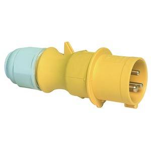 Żółta wtyczka elektryczna z trzema metalowymi stykami i niebieskim kapturkiem, używana do bezpiecznego podłączania urządzeń.