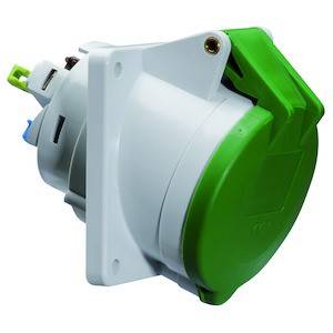 Gniazdo przemysłowe w kolorze białym i zielonym. Odpowiednie do podłączeń elektrycznych w środowiskach przemysłowych.