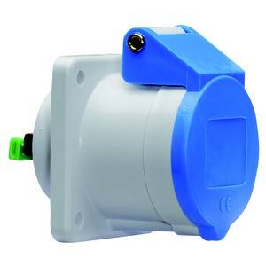 Obraz przedstawia niebiesko-szarą elektryczną wtyczkę gniazda z osłoną ochronną, przeznaczoną do zastosowań przemysłowych.