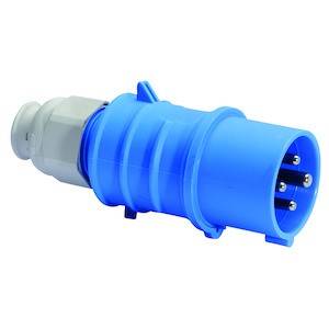 Niebieski, trzystykowy wtyk elektryczny z obudową z tworzywa sztucznego, odpowiedni do zastosowań przemysłowych i dużych natężeń prądu.