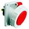 Przemysłowe gniazdo elektryczne z czerwono-białą pokrywą, montowane na ścianie. Odpowiednie do wysokich obciążeń prądowych w zastosowaniach przemysłowych.